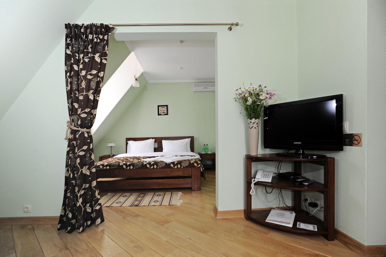 Zolota Forel Hotel Korostov Zimmer foto